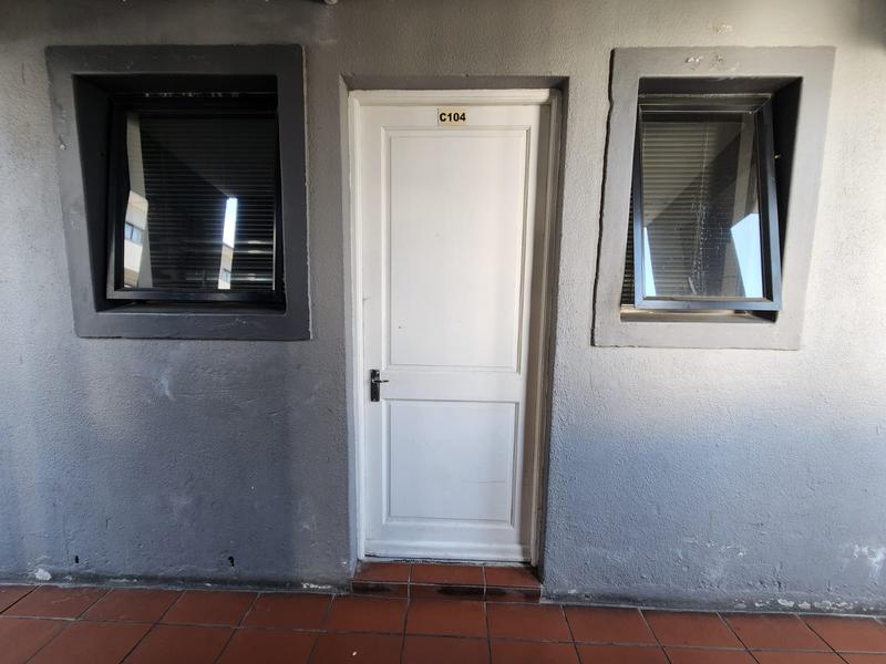 1 Bedroom Property for Sale in Kensington Western Cape